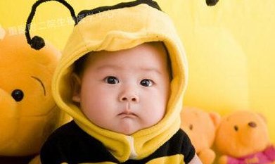 小孩儿鼻子出血什么原因？小孩子鼻子流血怎么样处理